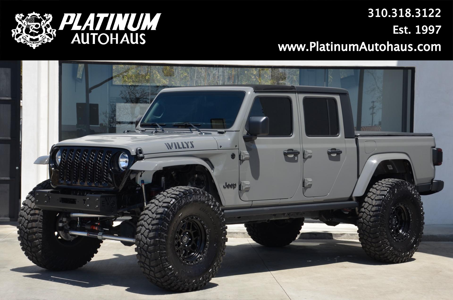 2021 Jeep Gladiator Willys Sting Gray: Rugged Elegance