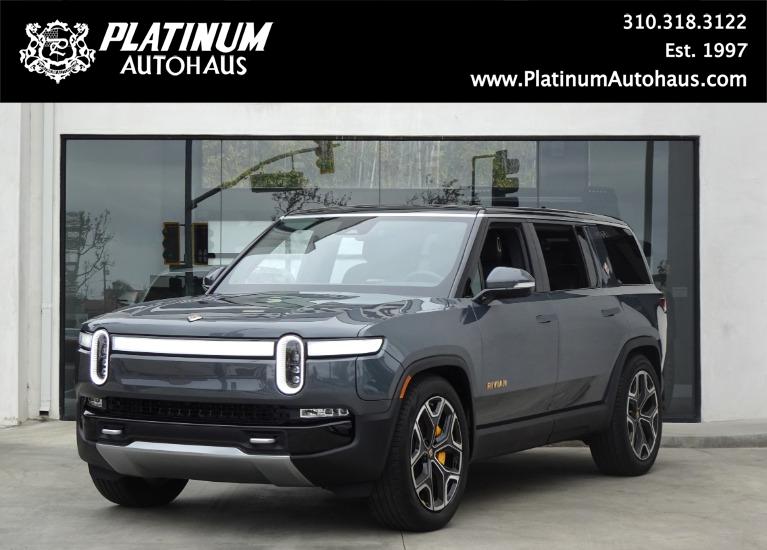 2022 Rivian R1S