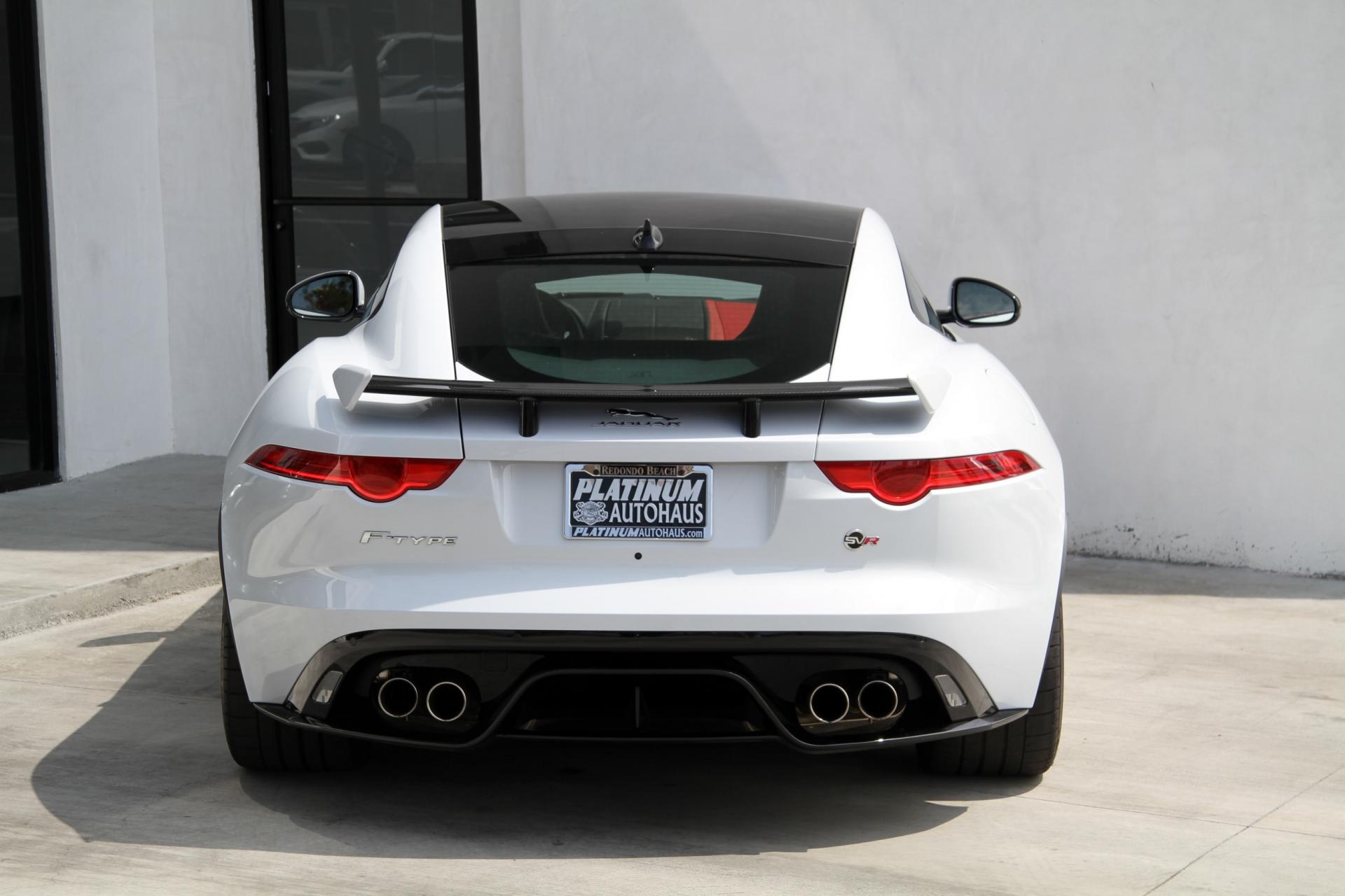 Jaguar f Type сзади