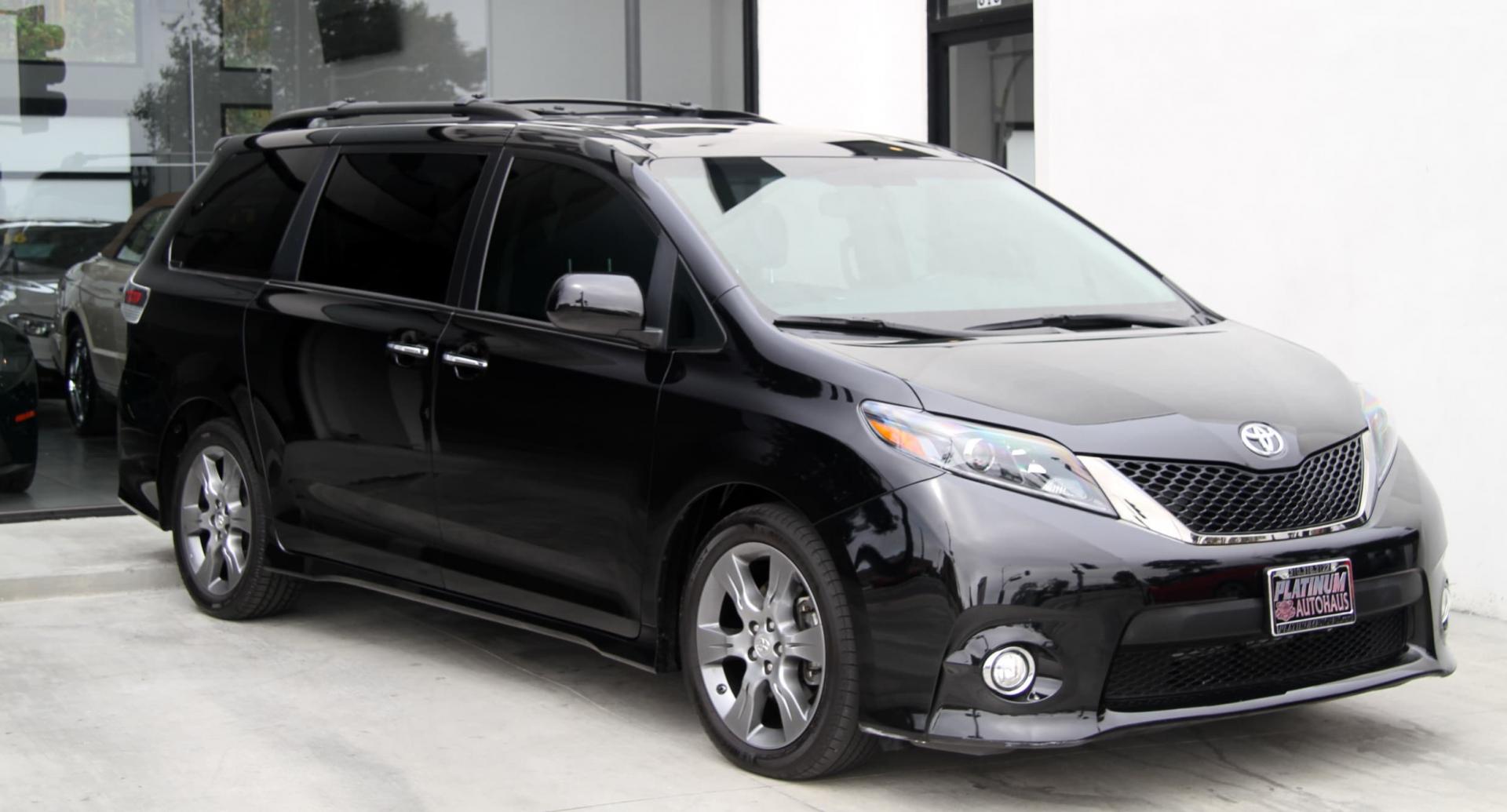 toyota sienna se