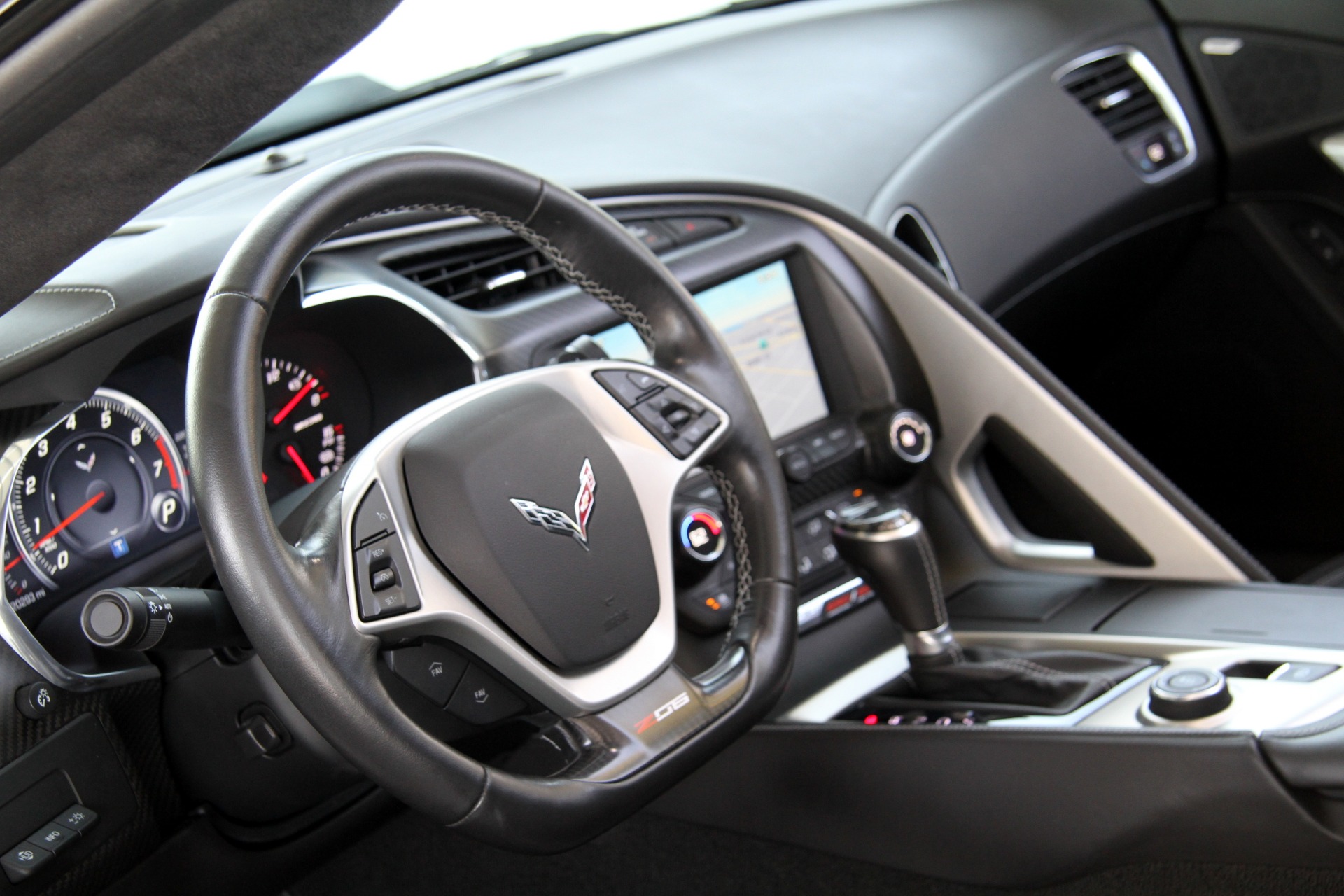 Used-2015-Chevrolet-Corvette-Z06-3LZ-**MSRP-94,870-**
