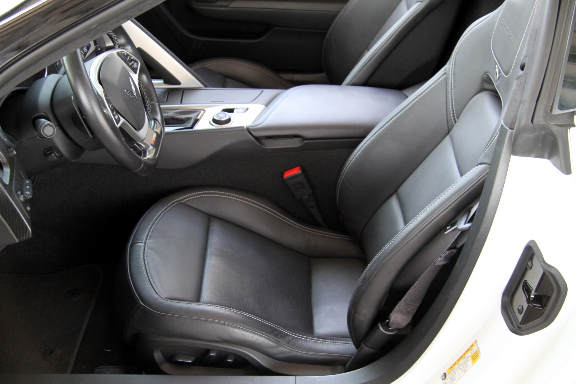 Used-2015-Chevrolet-Corvette-Z06-3LZ-**MSRP-94,870-**