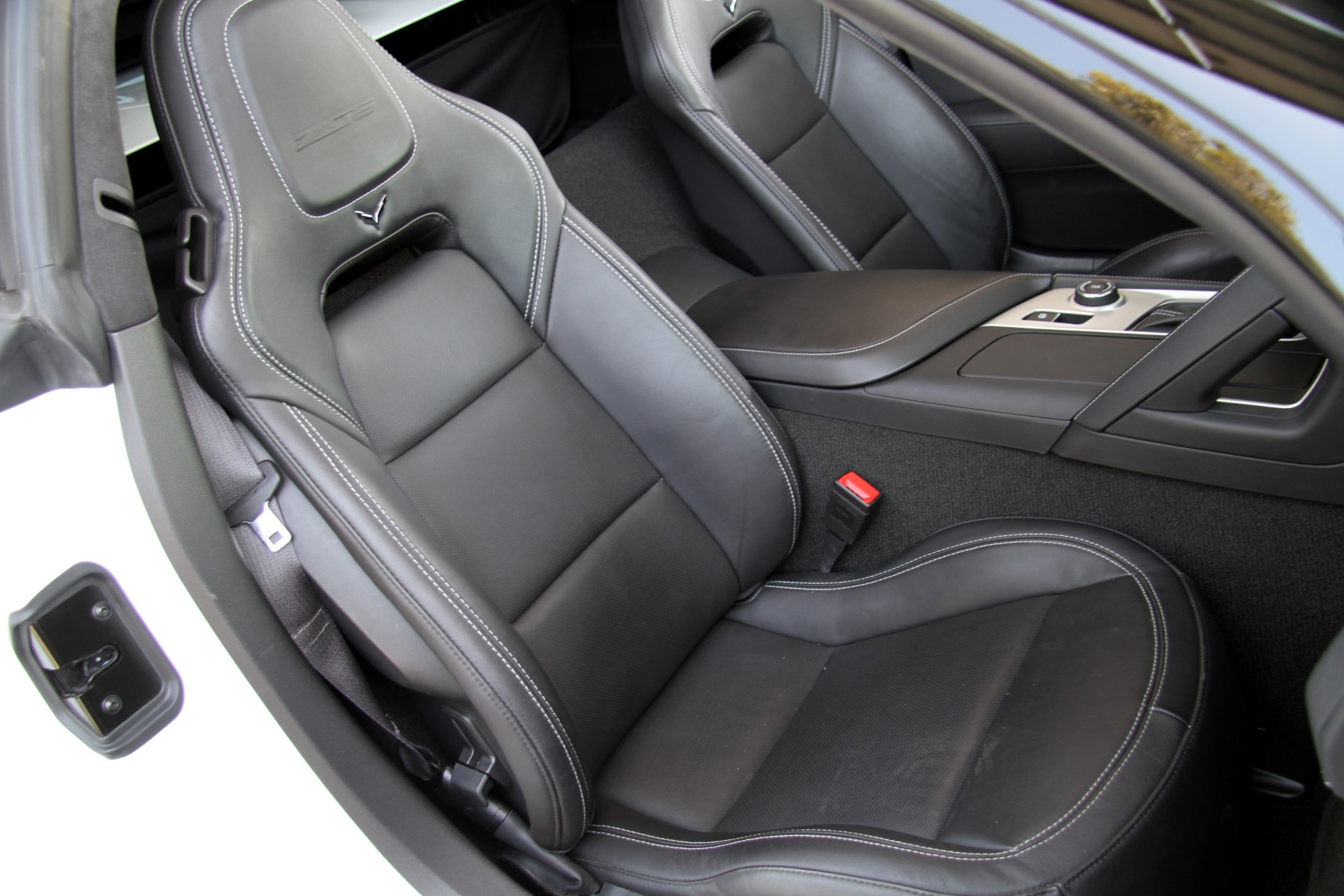 Used-2015-Chevrolet-Corvette-Z06-3LZ-**MSRP-94,870-**