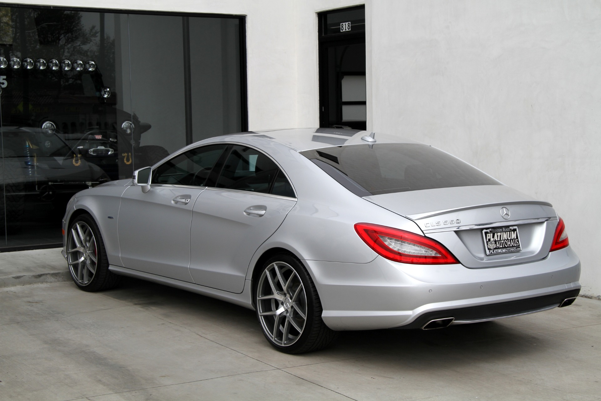 Цлс банан цена. Mercedes Benz CLS 550. Mercedes Benz CLS 2012. Мерседес CLS 550. Mercedes CLS 2012.