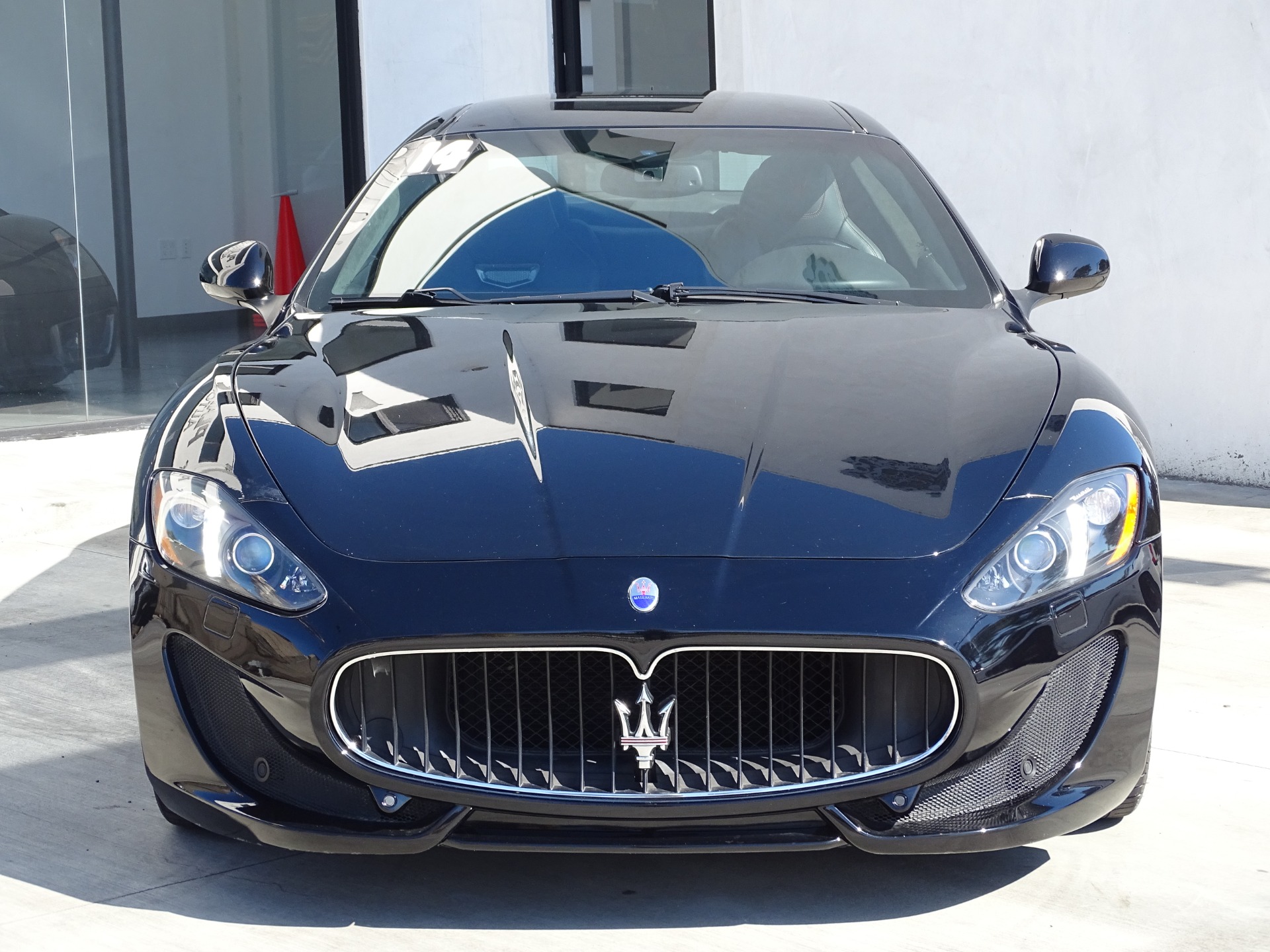 Used-2014-Maserati-GranTurismo-Sport.