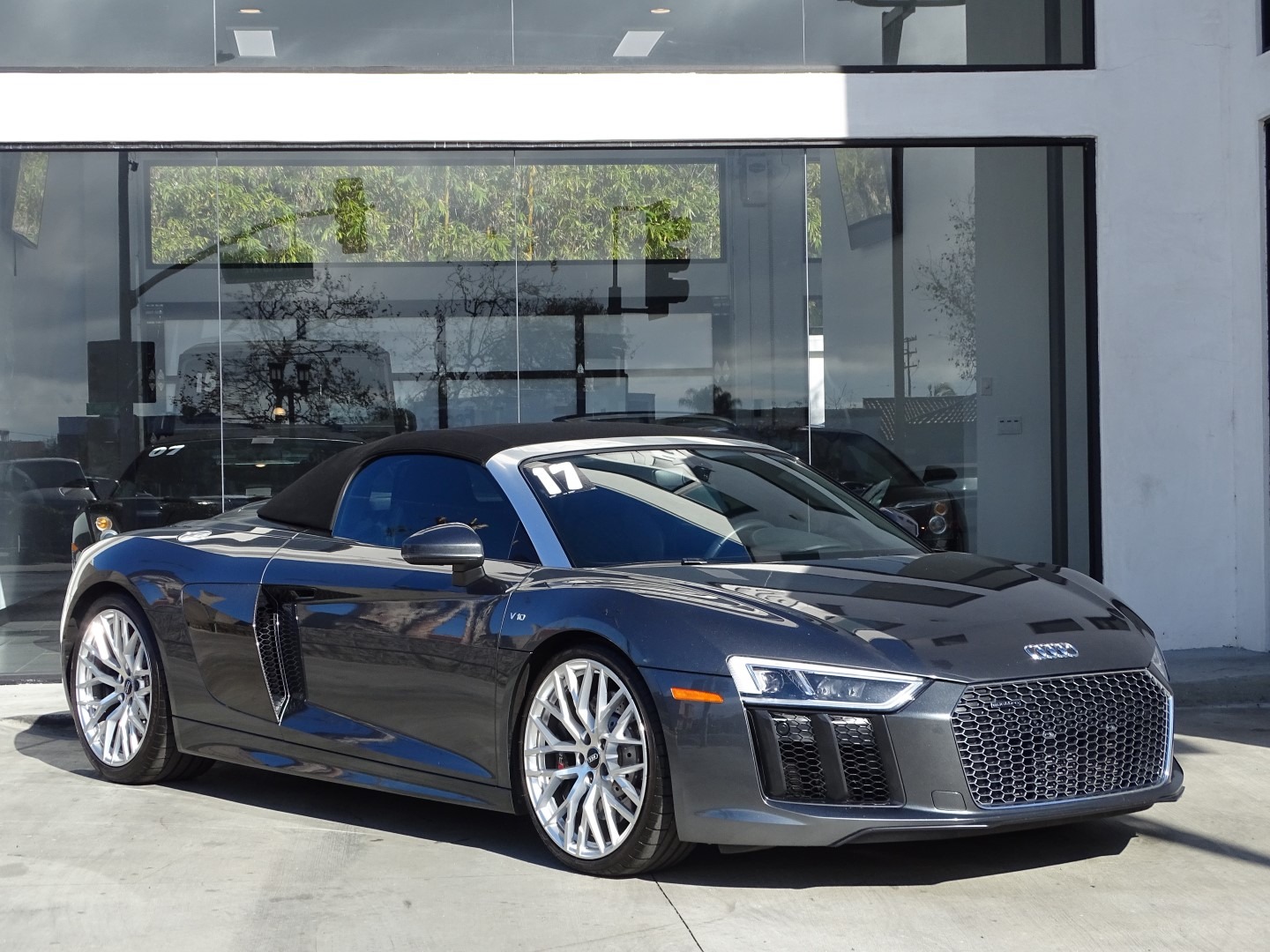 Get Audi R8 Dealer Pics