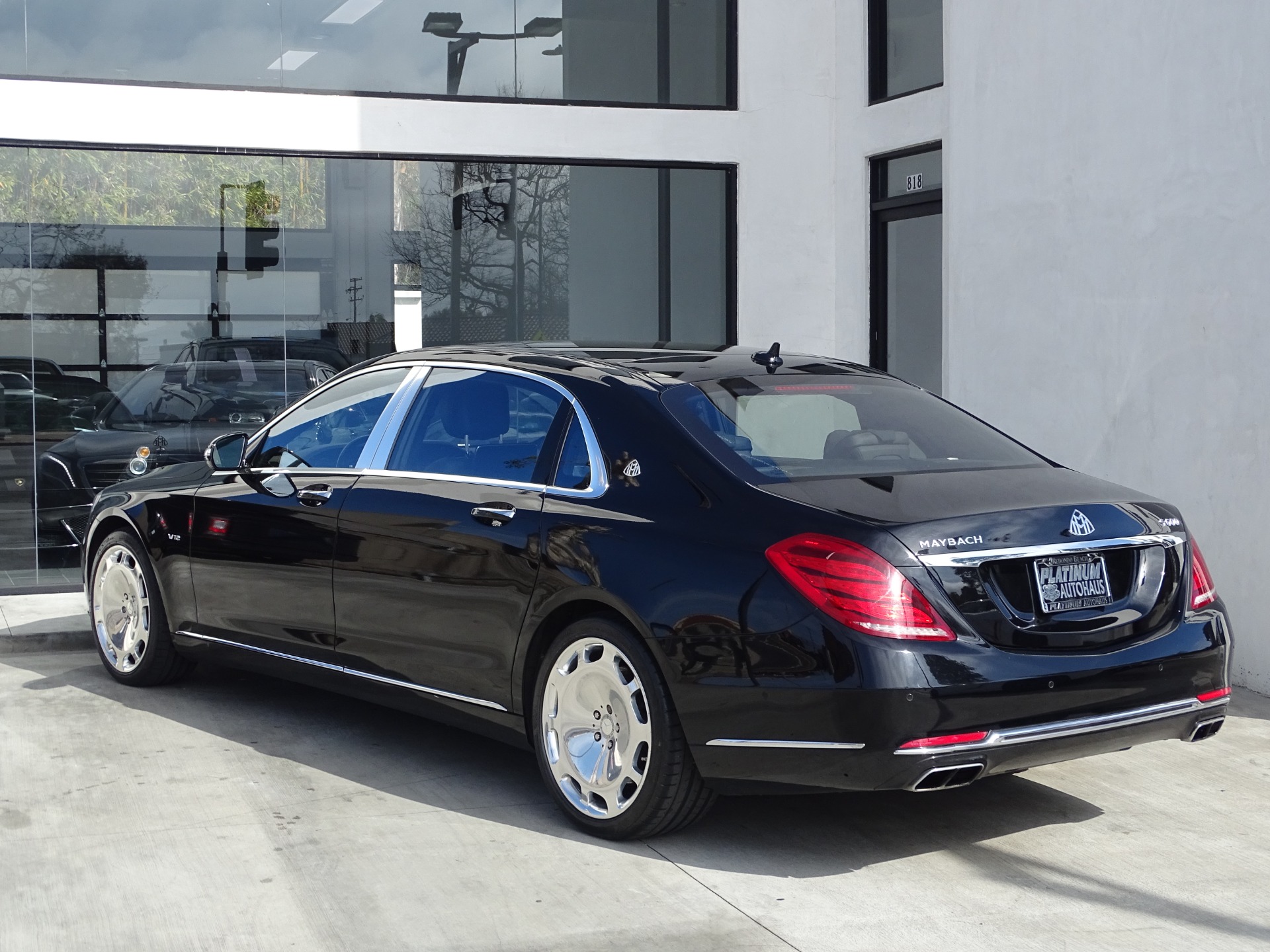 Mercedes майбах. Майбах-Мерседес s600. Mercedes Benz Maybach s600. Мерседес Бенц s600 Maybach. Mercedes Benz s600 Maybach v12.