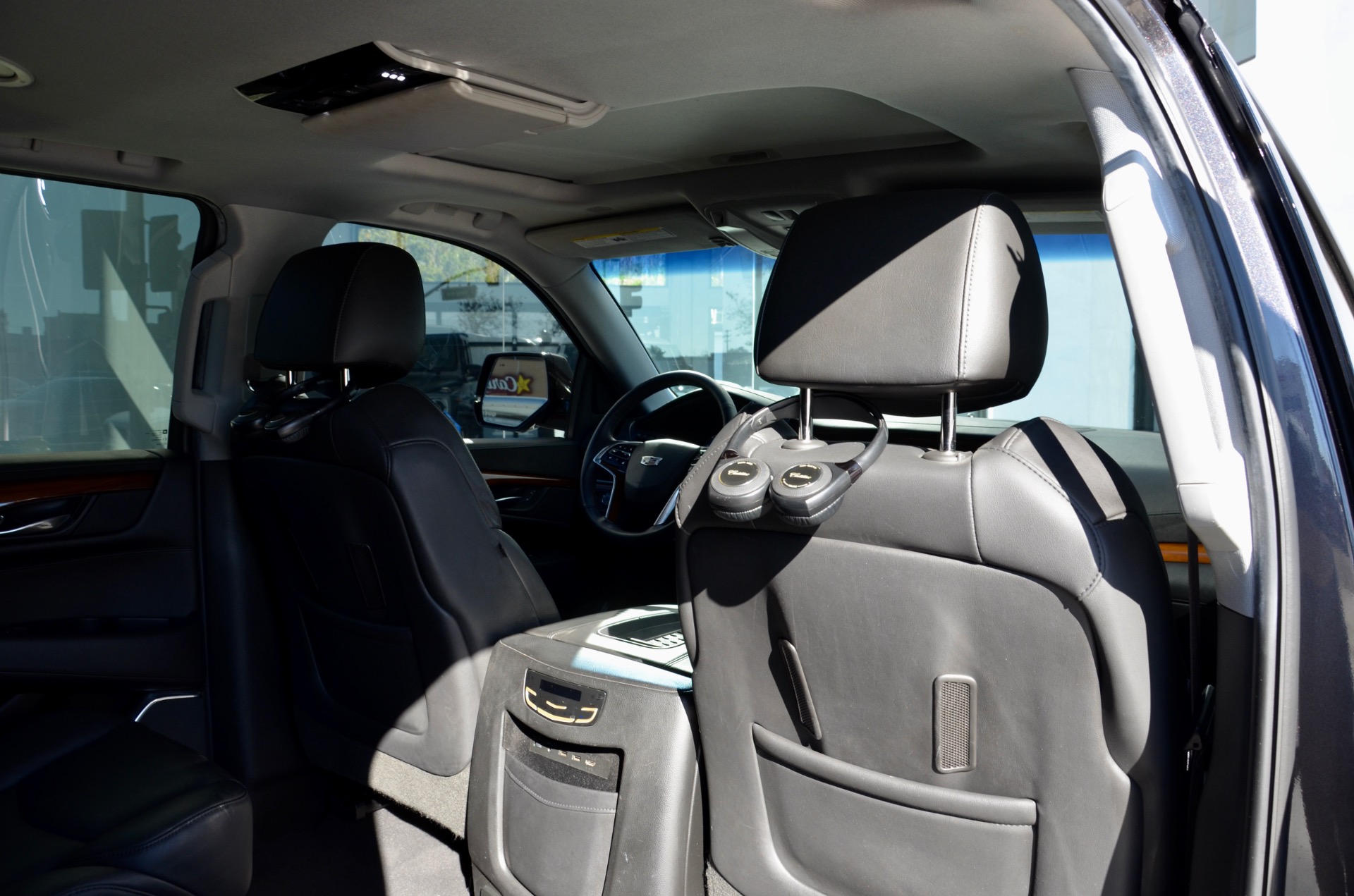 Used-2017-Cadillac-Escalade-ESV-Premium-Luxury