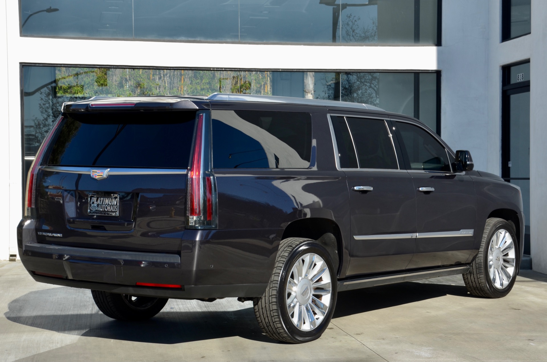 Used-2017-Cadillac-Escalade-ESV-Premium-Luxury
