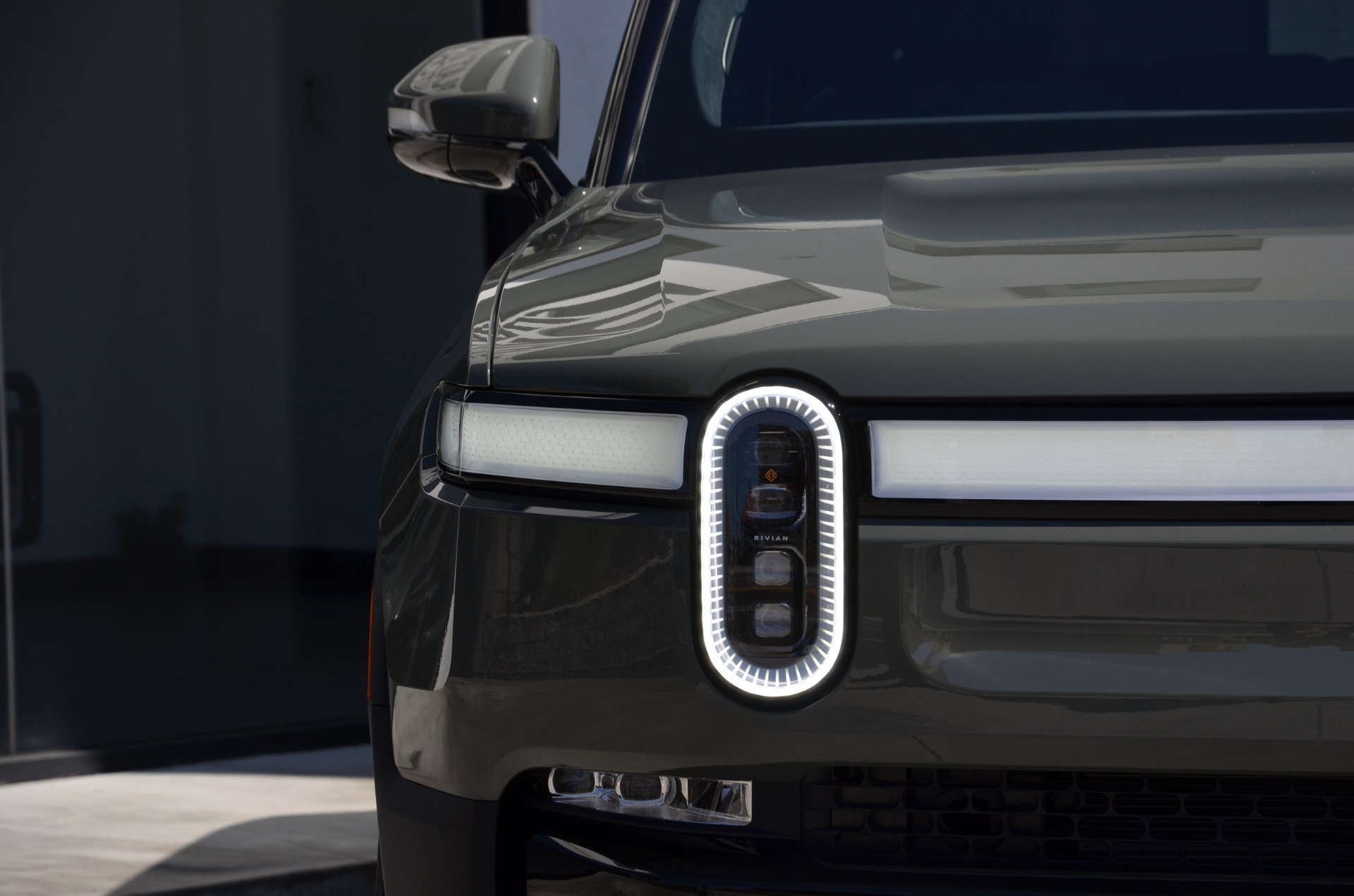 Used-2022-Rivian-R1S-Launch-Edition