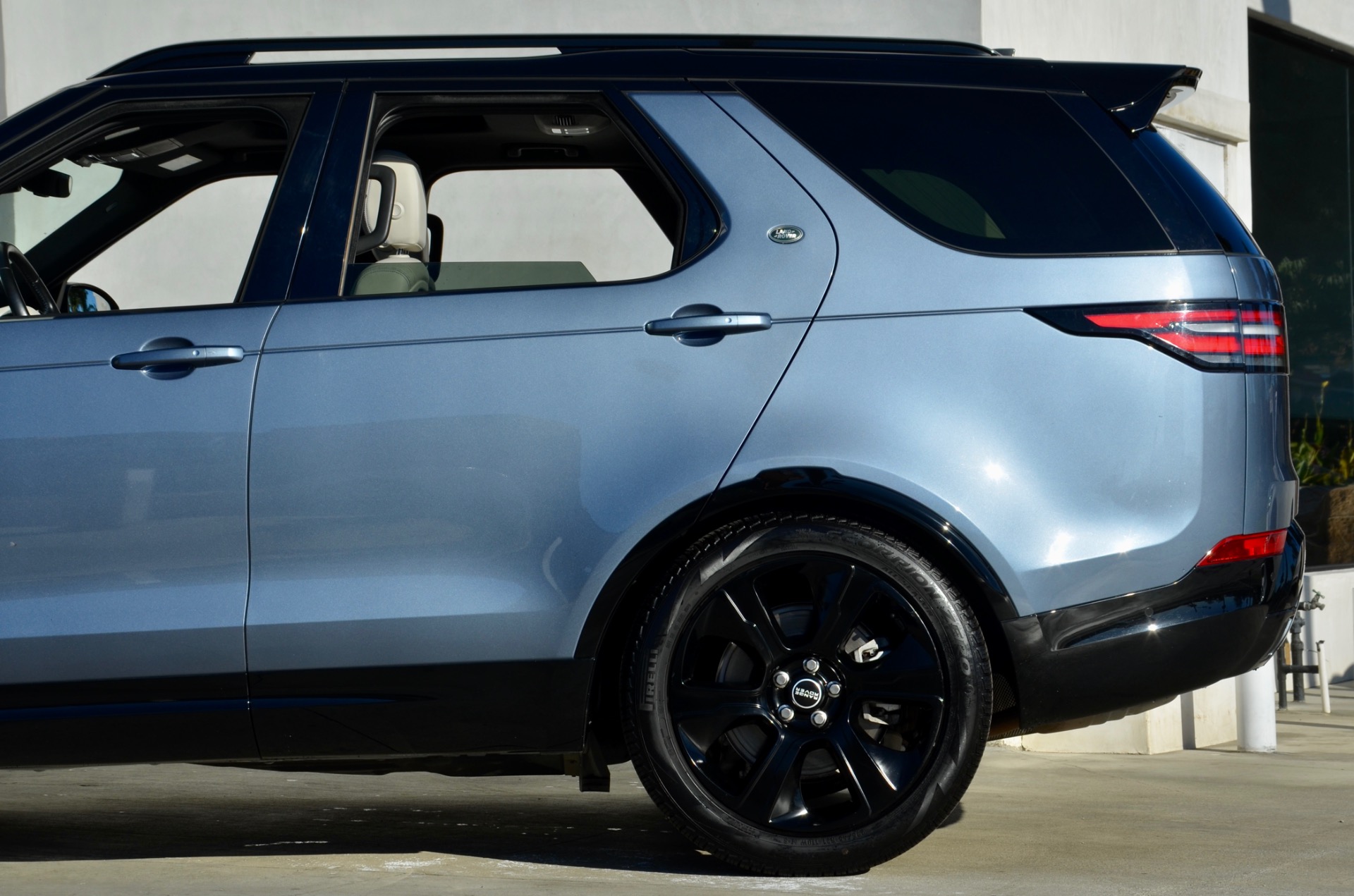 Used-2020-Land-Rover-Discovery-HSE