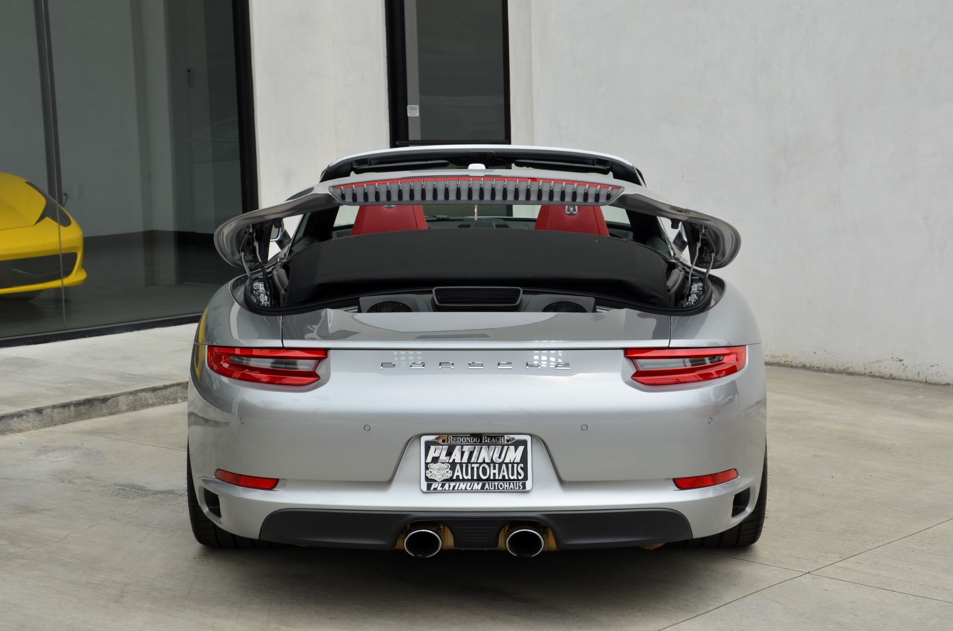 Used-2019-Porsche-911-Carrera
