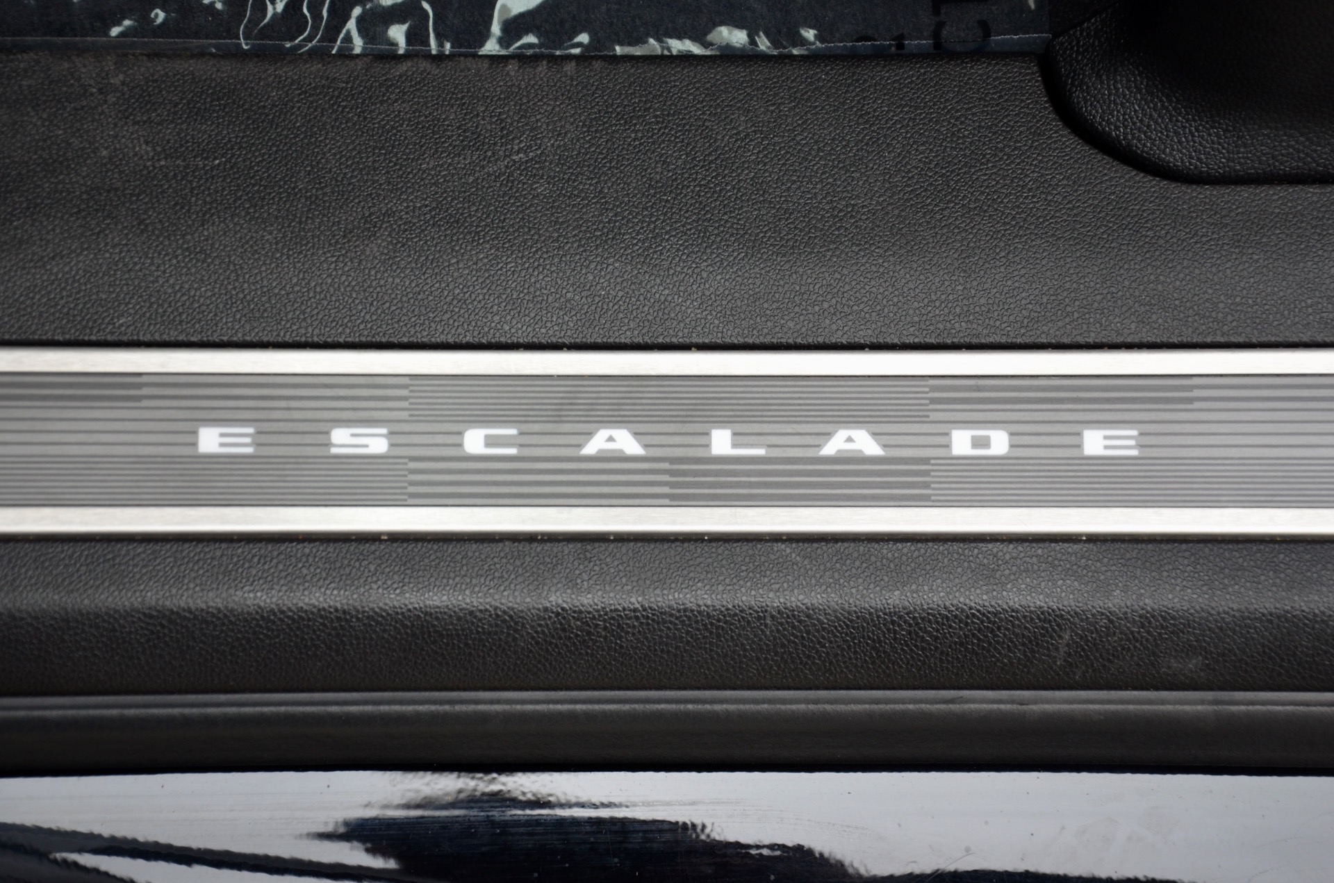 Used-2021-Cadillac-Escalade-Sport-Platinum