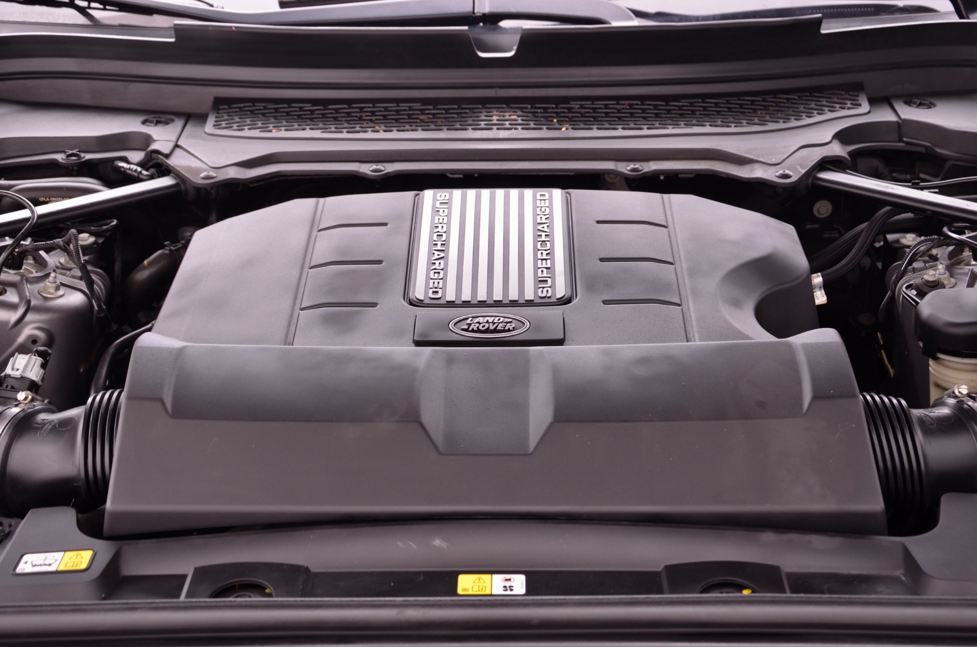 Hood and Mirror | LAND ROVER RANGE ROVER SUPERCHARGED LWB 2016 Hood and Mirror | LAND ROVER RANGE ROVER SUPERCHARGED LWB 2016