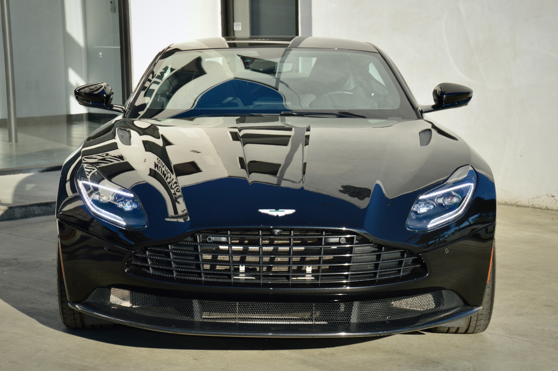 Used-2019-Aston-Martin-DB11-V8