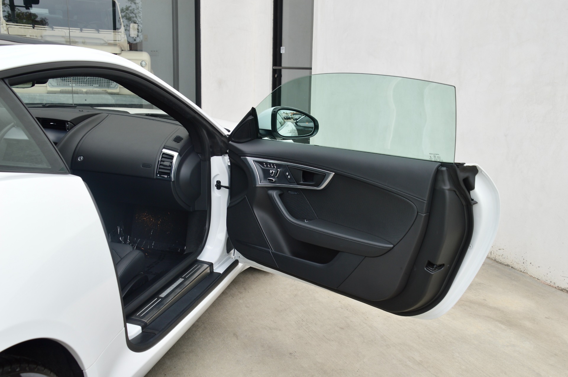 Used-2021-Jaguar-F-TYPE-P300