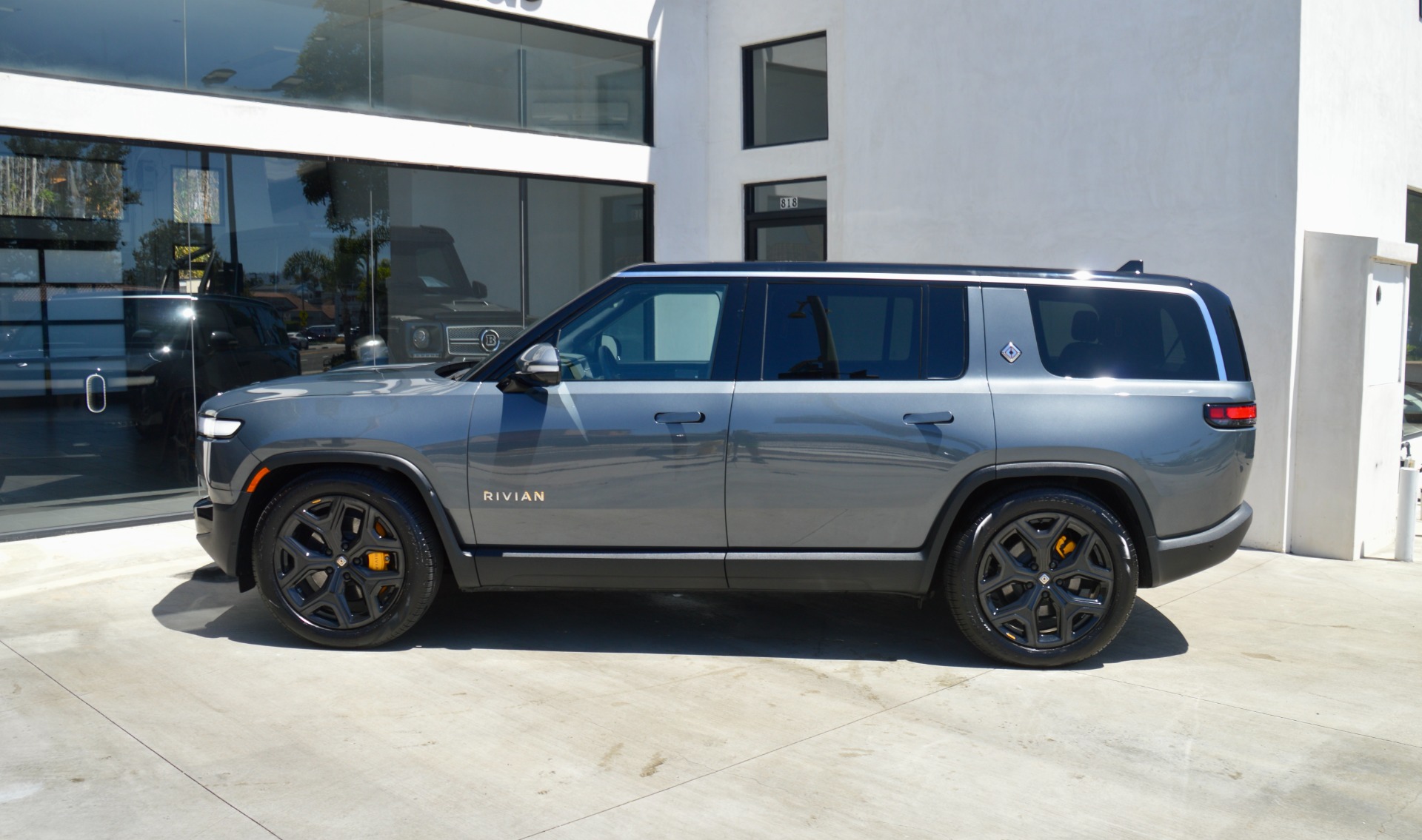 Rocker Panel Kit | RIVIAN R1S 2023 Rocker Panel Kit | RIVIAN R1S 2023