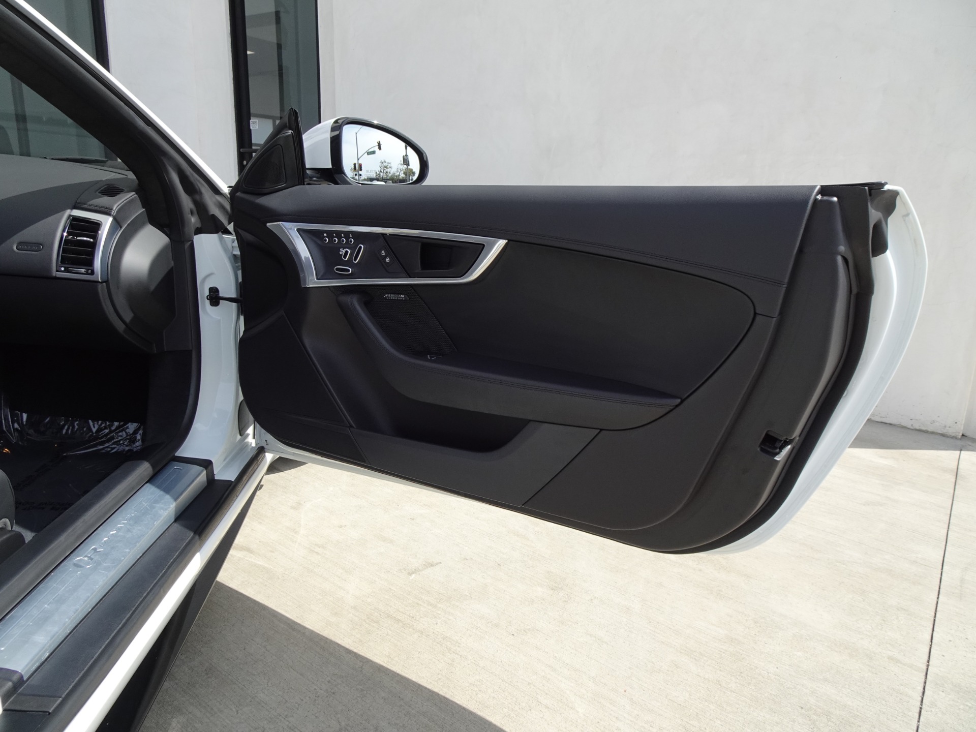 Used-2021-Jaguar-F-TYPE-R-Dynamic